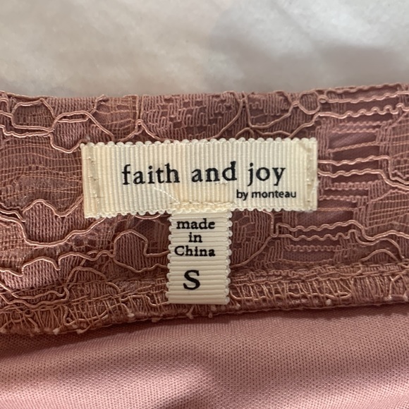 Elegant Eyelash Lace Skirt - Picture 3 of 5